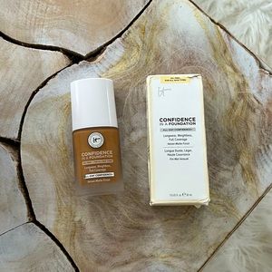 NIB✨DISCONTINUED AND RARE IT COSMETICS CONFIDENCE IN A FOUNDATION ❤️